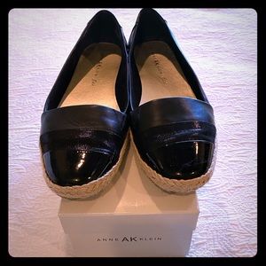 Ann Klein black espadrille flats